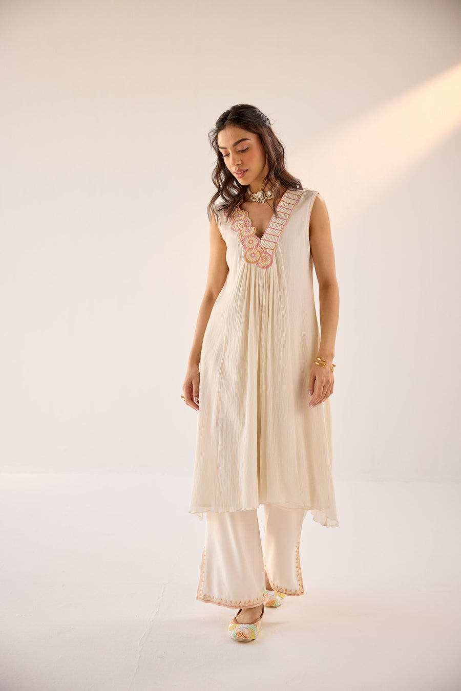 Off-White Kurta Set With Ombre Dupatta