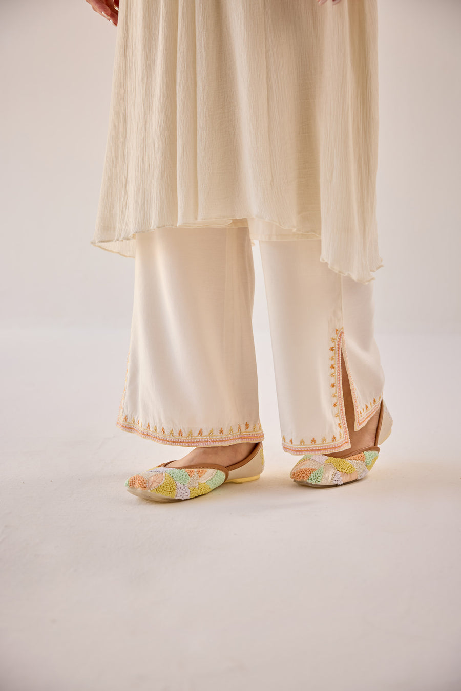 Off-White Kurta Set With Ombre Dupatta